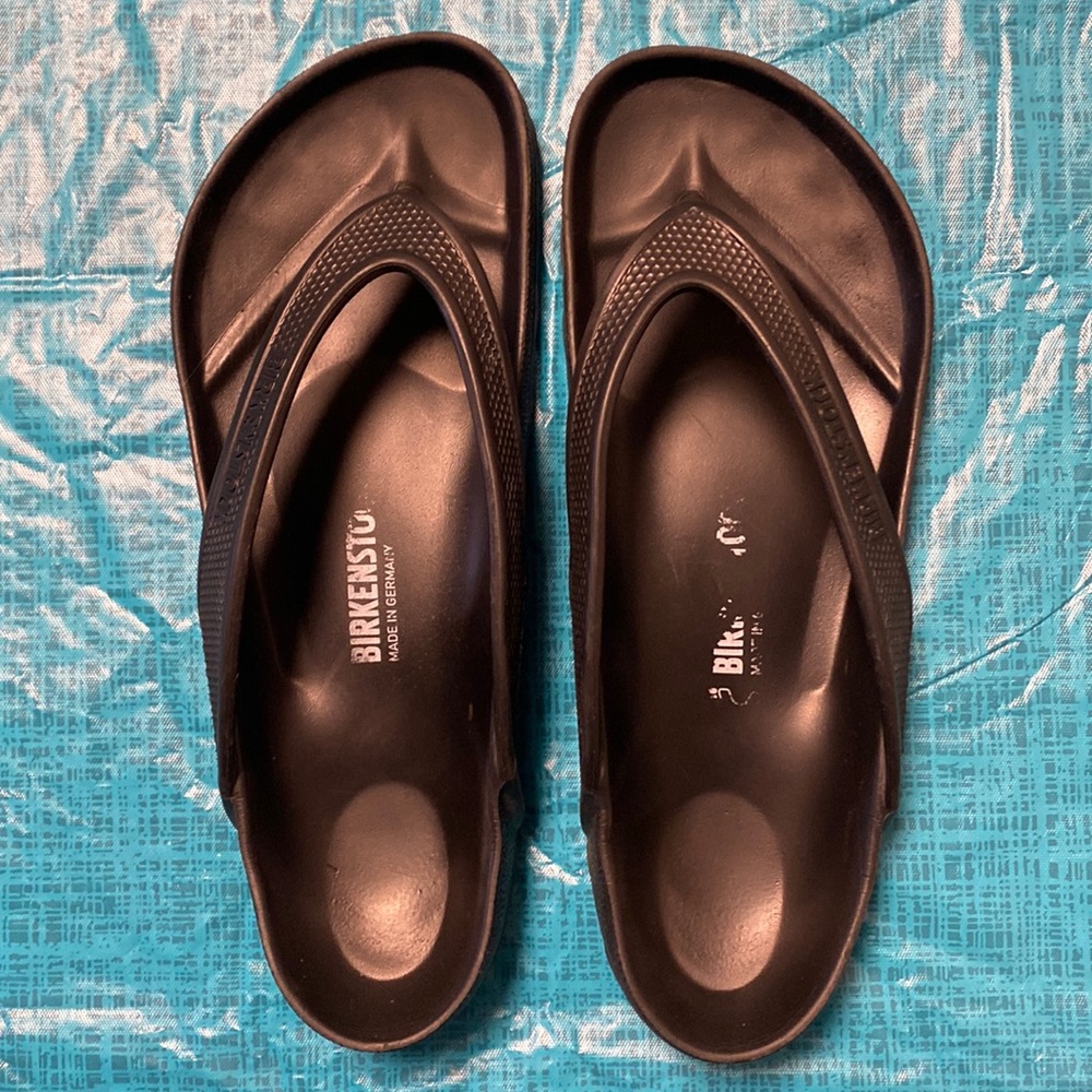 Birkenstock Honolulu flip flop sandal in black